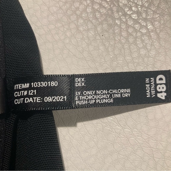 TORRID SZ 48D Set of 2 Push Up Plunge Front Closure Lace Razor Back  Bras NEW - Picture 6 of 13